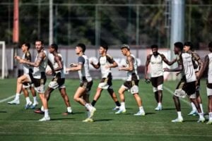 Elenco do Flamengo mantém confiança após revés contra o Palmeiras e foca na Copa Libertadores