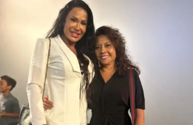 Gracyanne Barbosa e mãe