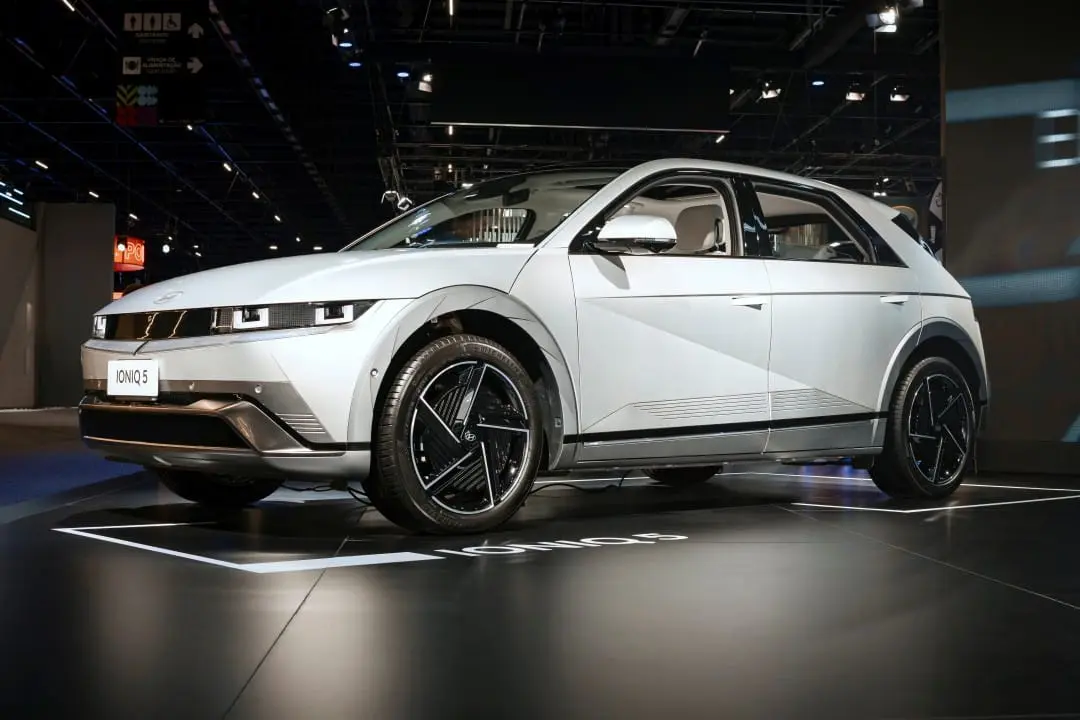 Hyundai Ioniq V