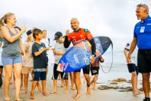 Brazylijska drużyna z sześcioma surferami awansowała do 1/8 finału na etapie surfingu w Gold Coast