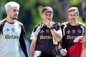 Leonardo Jardim, do Flamengo, detalha grupo de ’15 ou 16 titulares’ para os desafios