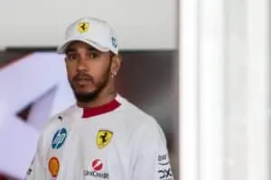 Lewis Hamilton mostra treino pesado durante férias da F1; veja vídeo