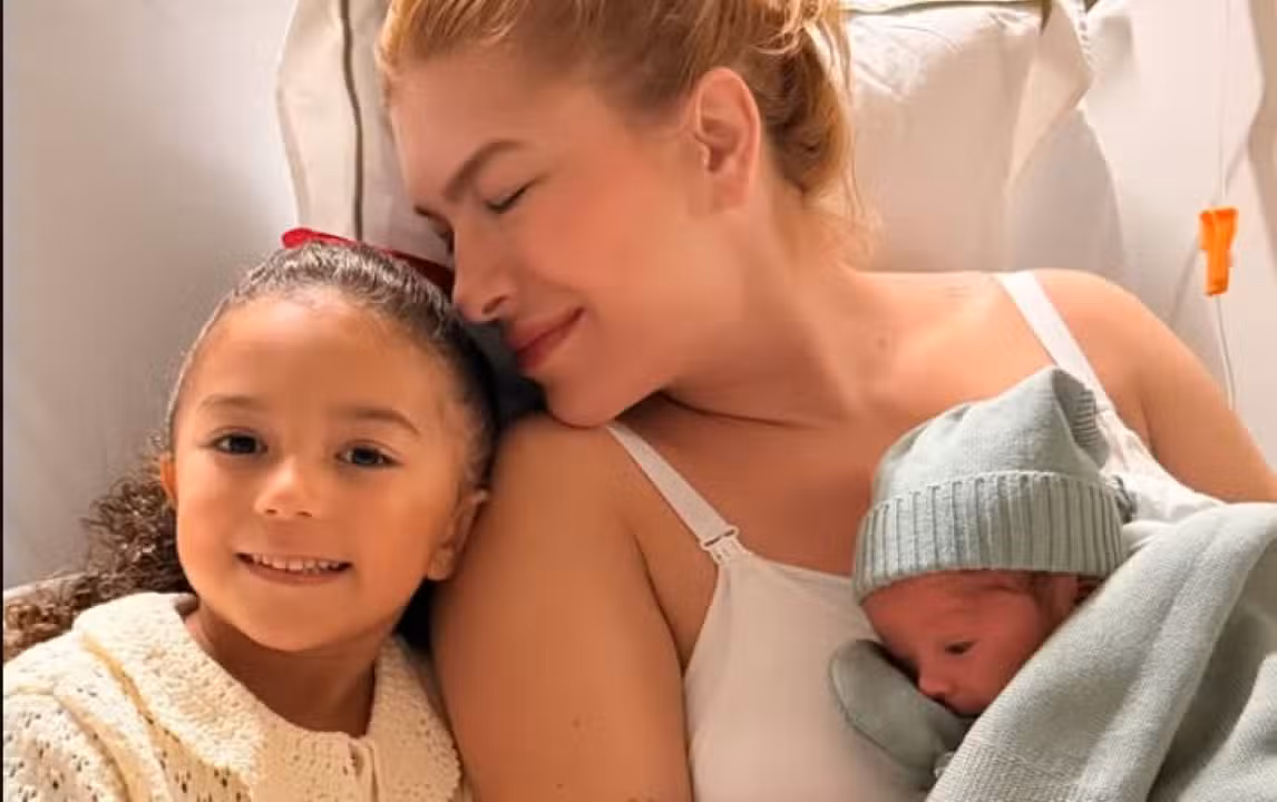 Lorena Improta com os filhos