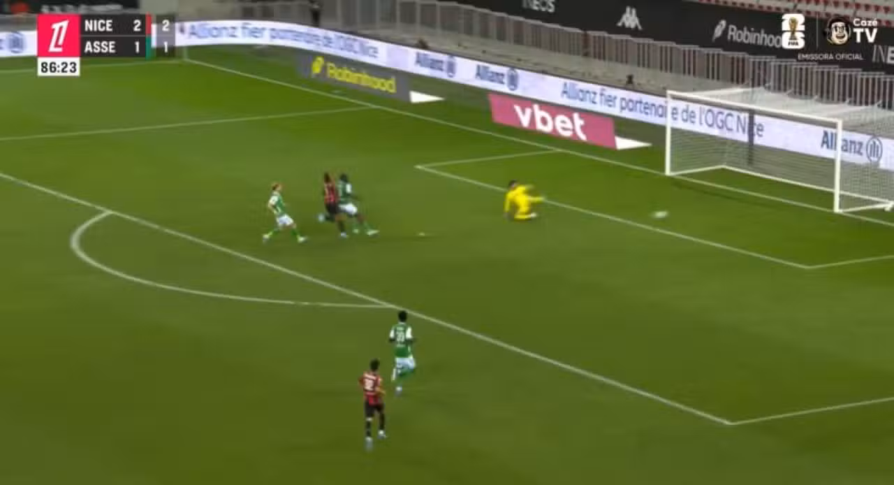 Nice abre 3 a 1 contra o St Etienne
