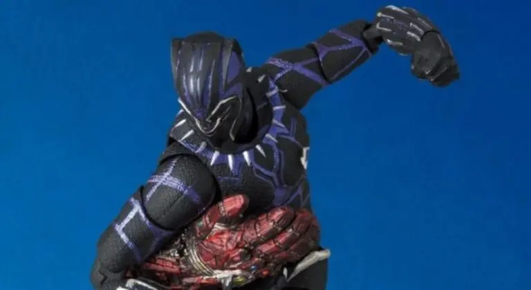 Pantera Negra em sua forma de Vingadores