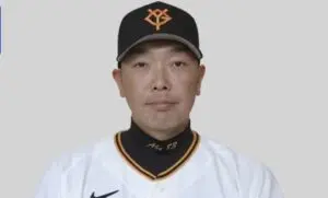 Shinnosuke Abe preso por violência doméstica contra filha de 18 anos; técnico do Yomiuri Giants é liberado