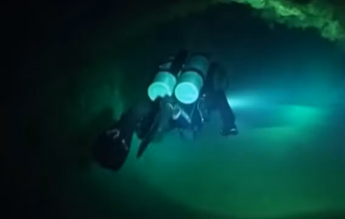 Video Caverna Maldivas