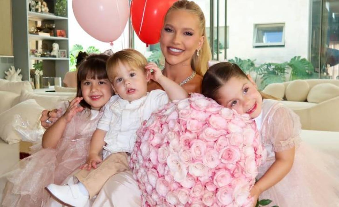 Virginia com os filhos