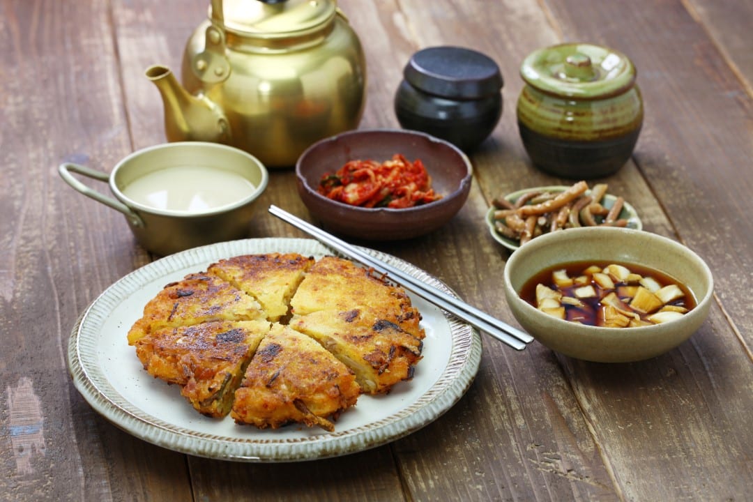 bindaetteok, panqueca de feijão mungo, comida coreana