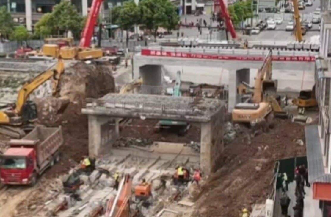 China conclui viaduto de 2,5 mil toneladas em 24h - X/@SpoxCHN_LinJian