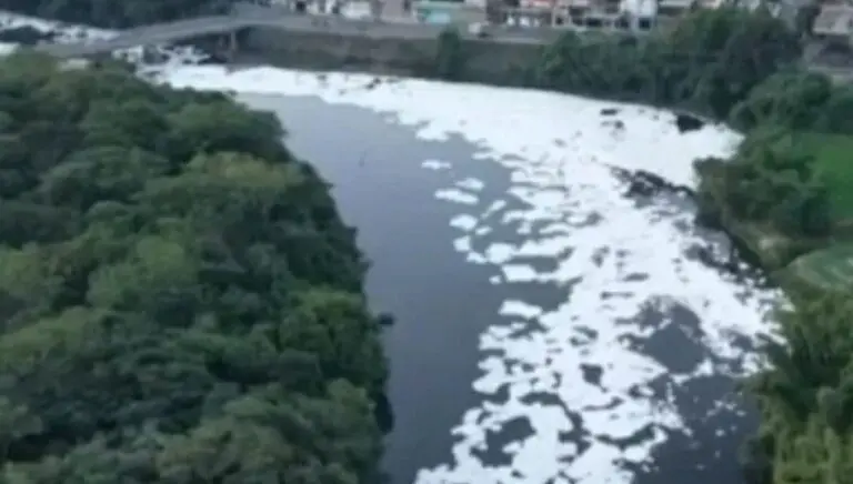 Espuma Branca Rio Tietê