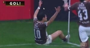 Golaço de pênalti de Franco Zapiola abre o placar em Corinthians x Platense pela Libertadores nesta noite na Neo Química Arena
