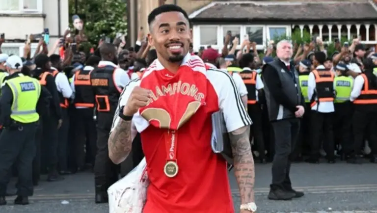 Gabriel Jesus - @dejesusoficial