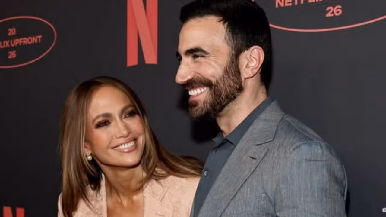 Jennifer Lopez e Brett Goldstein - @jlo