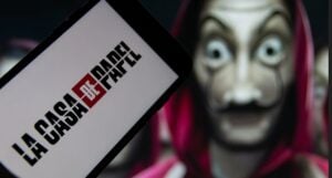 Roteirista de La Casa de Papel denuncia falta de remuneração para criadores no Brasil