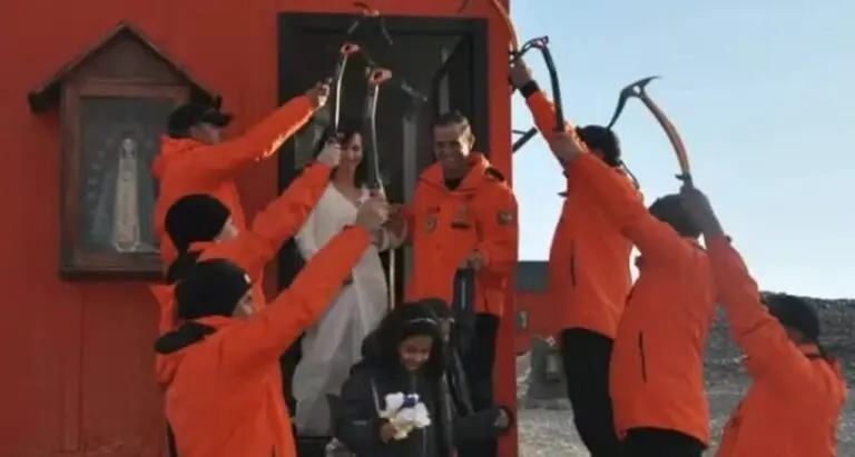 Mara e Franco se casaram na Antártica