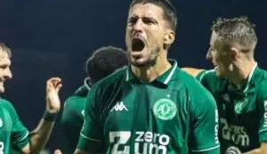 Golaço de Marcinho de fora da área coloca Chapecoense á frente do Botafogo pela Copa do Brasil