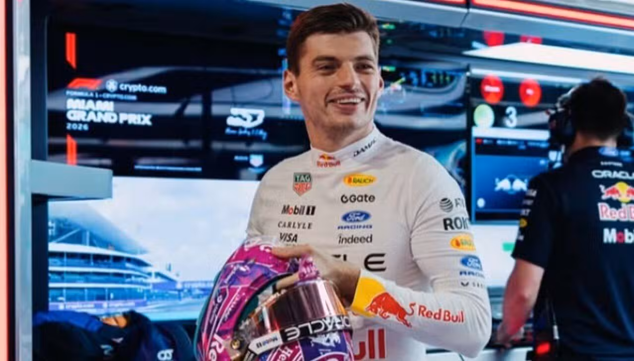 Max Verstappen - @maxverstappen1