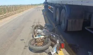 Motociclista morre em colisão com carreta na BR-070 em Mato Grosso