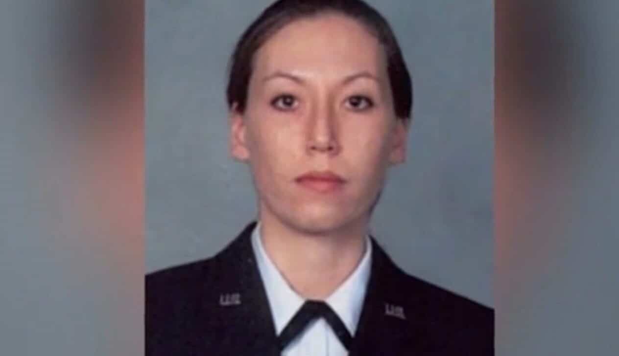 Officials searching for ex-Air Force - Divulgação