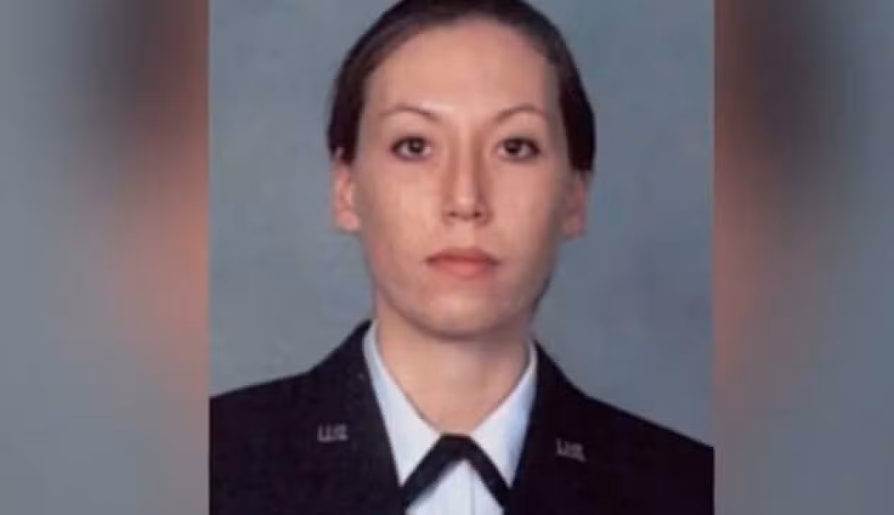 Officials searching for ex-Air Force - Divulgação