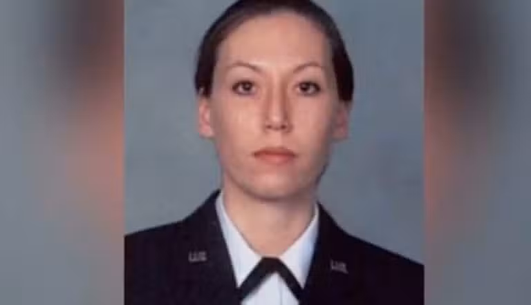 Officials searching for ex-Air Force - Divulgação