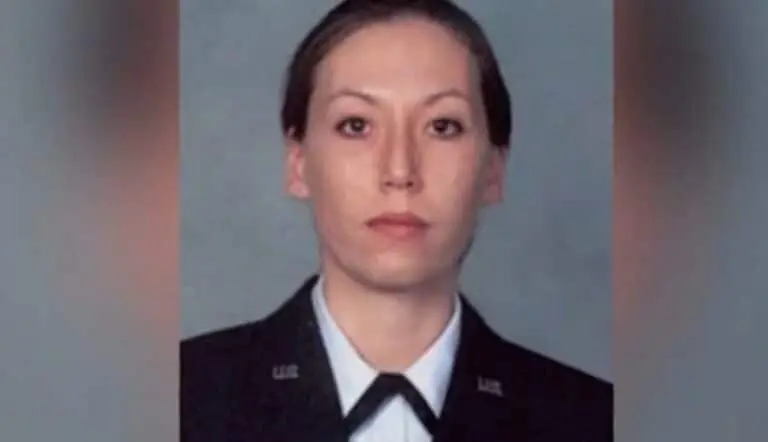 Officials searching for ex-Air Force - Divulgação