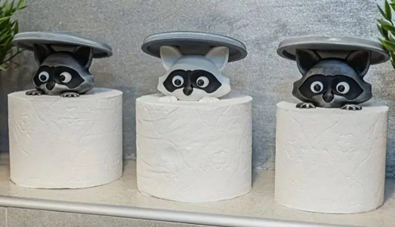 Porta-papel higiênico em formato de guaxinim - Divulgação/ Site Mercado Livre