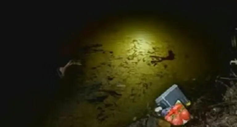 Queda de carro em lago em Corumbá