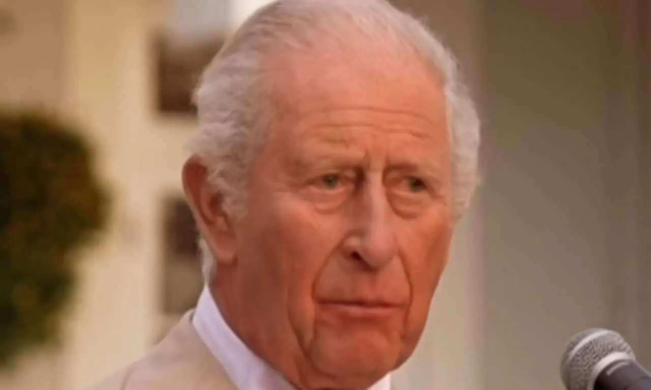 Rei Charles III - @theroyalfamily