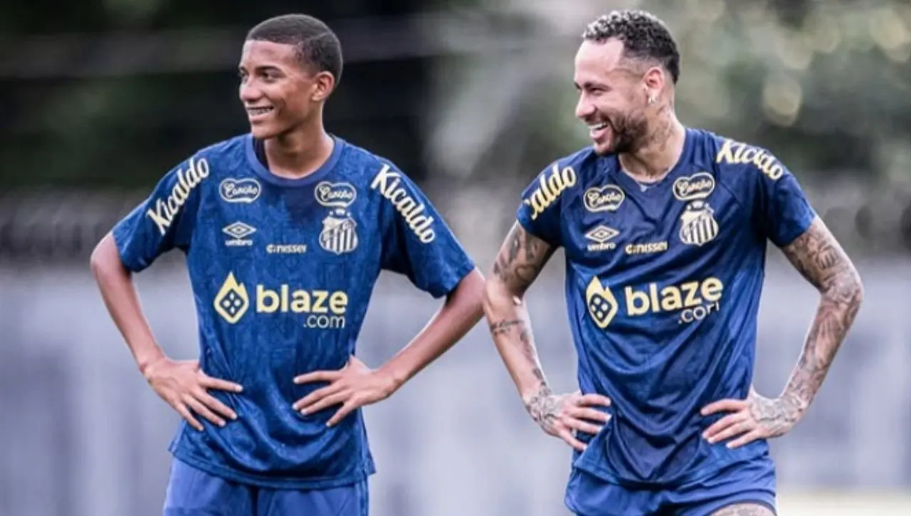 Robinho J&uacute;nior e Neymar Jr. &ndash; @RaulBaretta_Photo / Santos FC