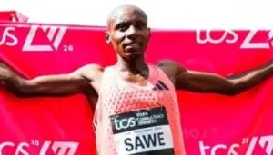 Sabastian Sawe doorbreekt de twee-uurgrens en wint de London Marathon met een wereldrecord