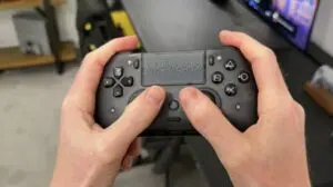 SCUF Omega 컨트롤러는 기계식 스위치와 1000Hz 속도로 게임 반응을 높입니다.