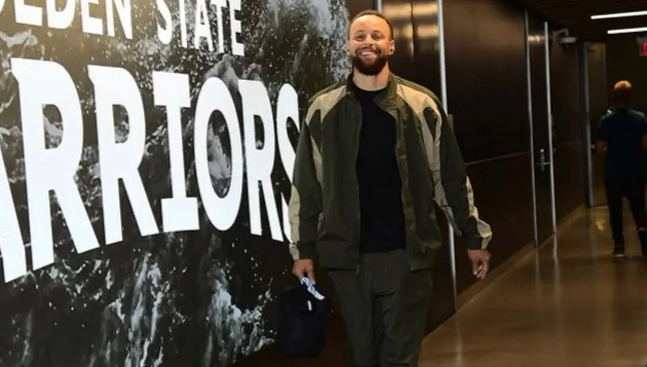Stephen Curry - @stephencurry30