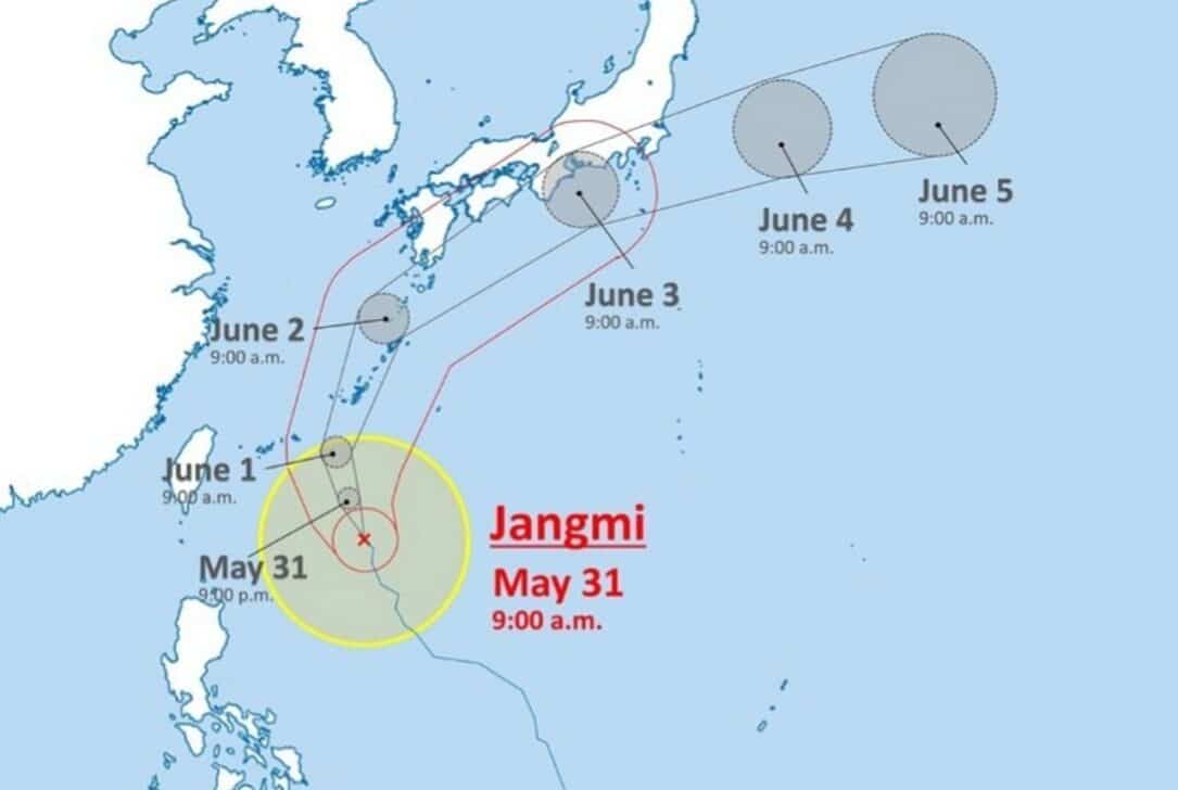 Typhoon Jangmi Approaching Okinawa - Internett