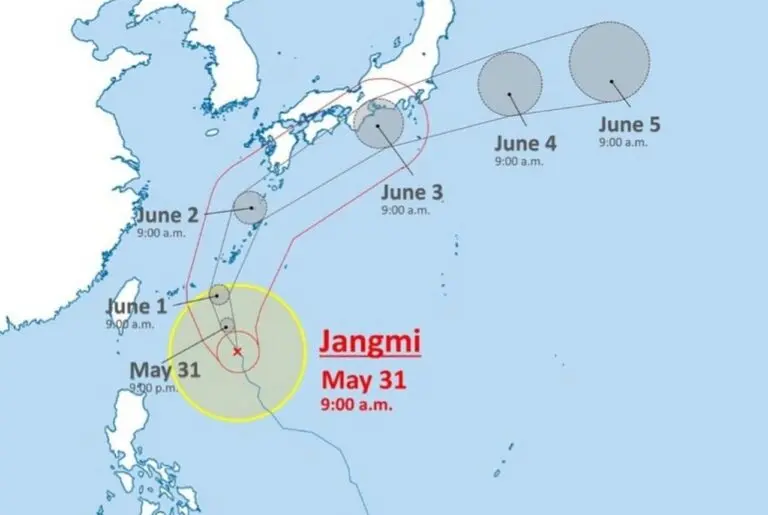 Typhoon Jangmi Approaching Okinawa - Internett