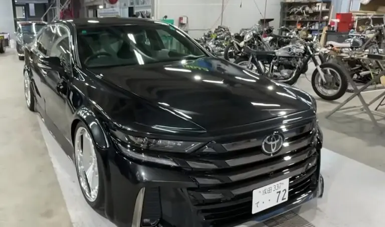 Vellfire Sedan