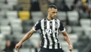 Atletico-MG abre o placar contra o Vasco com gol de Vitor Hugo de cabeça pelo Brasileirão