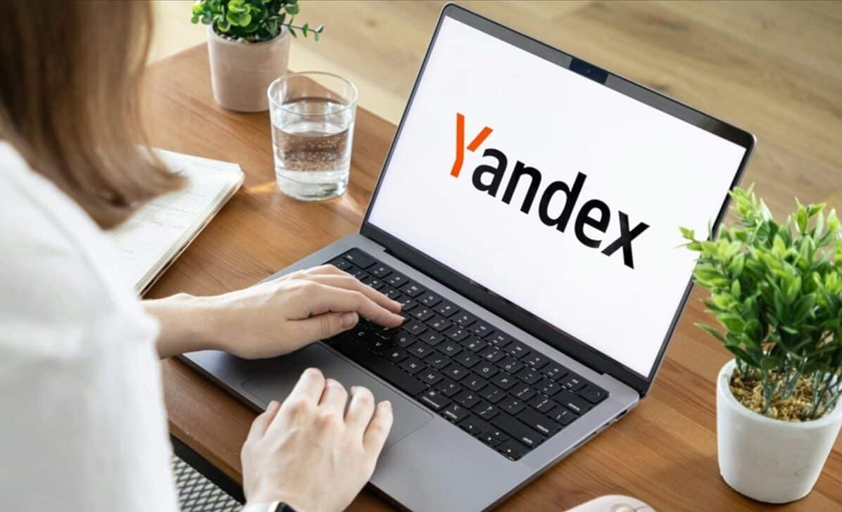 Yandex Disk - aileenchik/Shutterstock.com