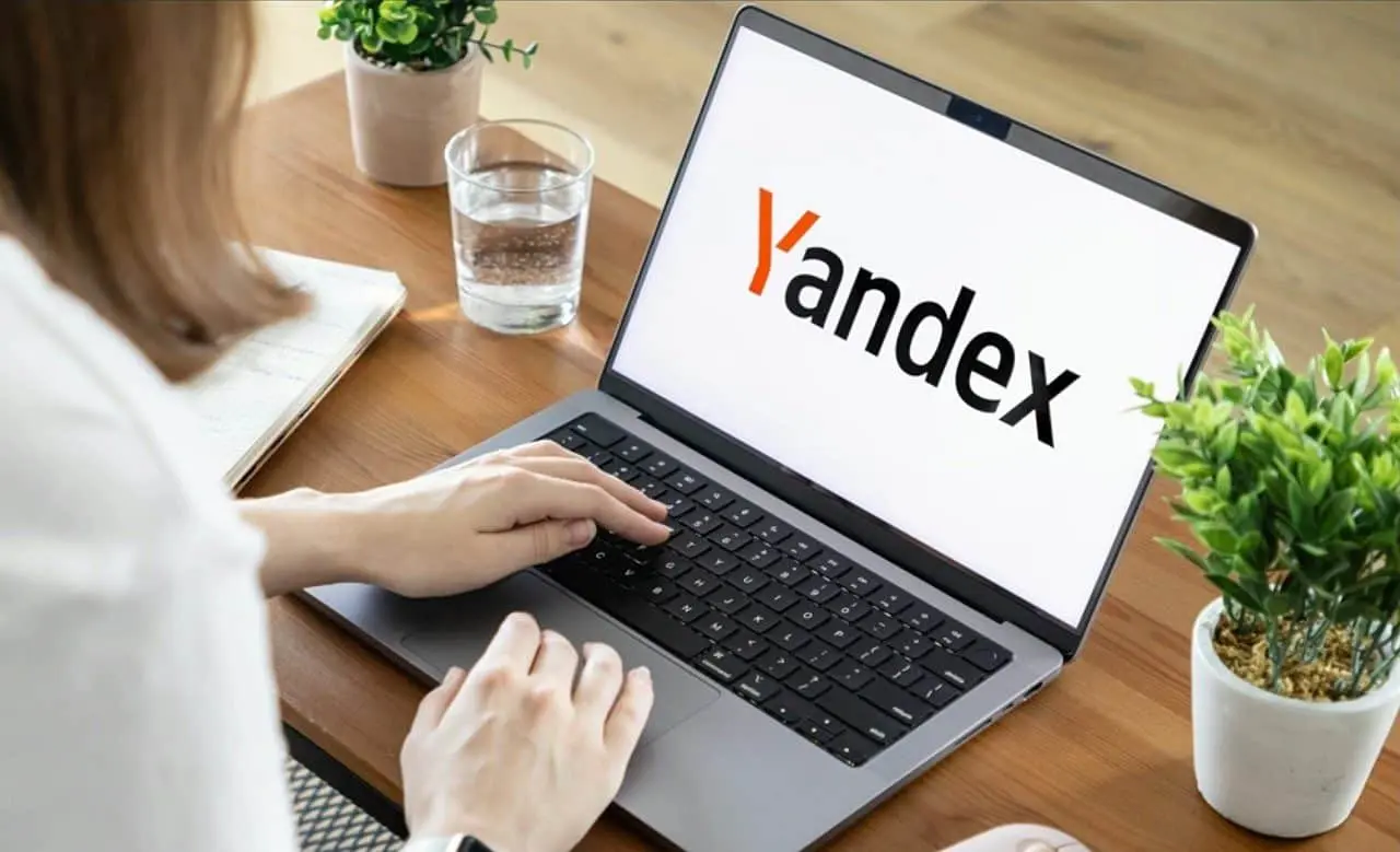 Yandex Disk - aileenchik/Shutterstock.com