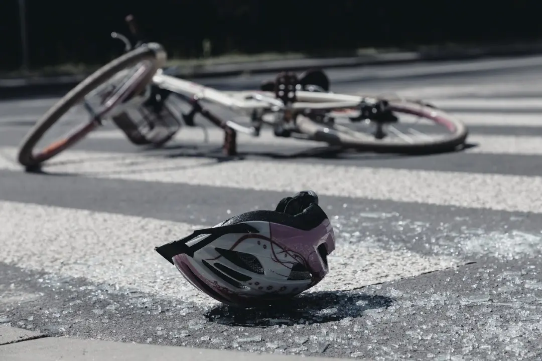 Acidente de bicicleta, capacete de ciclismo
