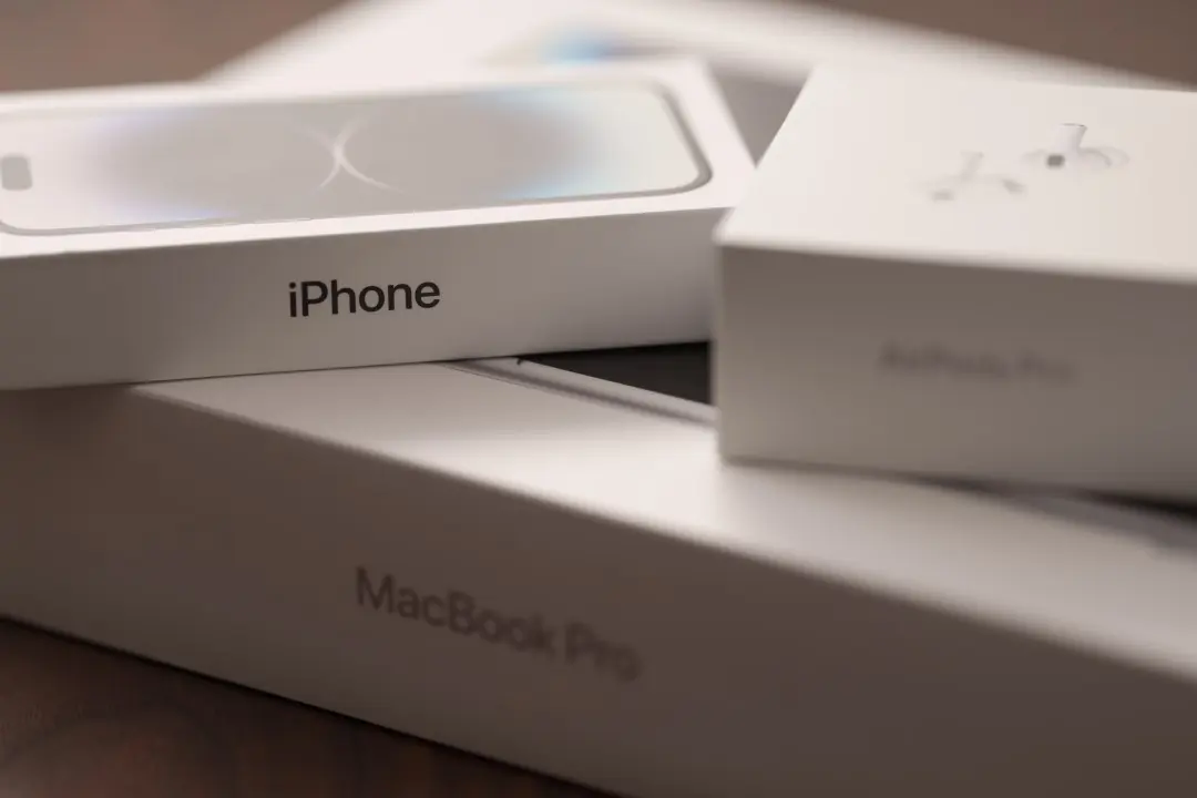Apple, iphone, MacBook