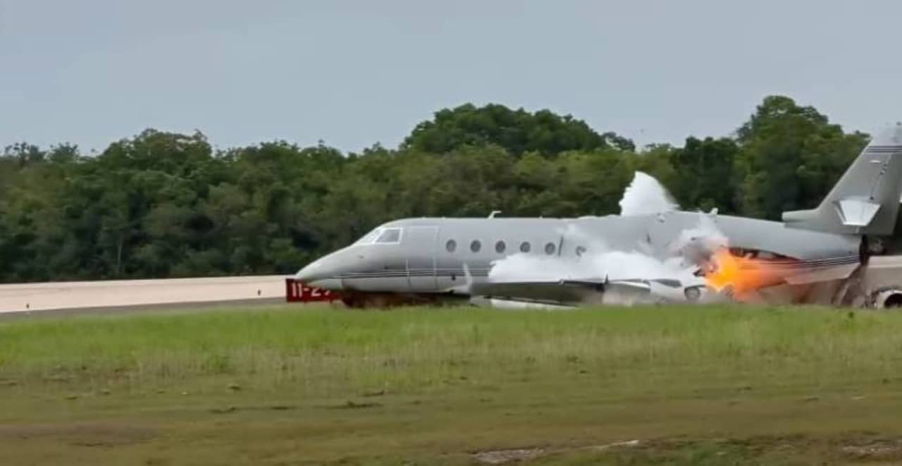 Avião explode após queda em La Romana
