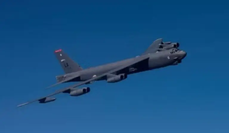 Avião militar americano B-52