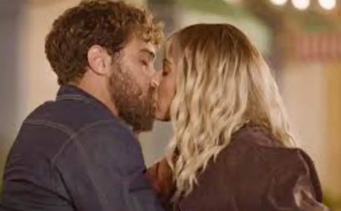 Beijo André Luiz Frambach e Ana Castela