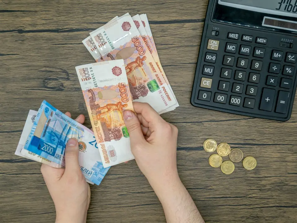 Calculadora, dinheiro da Rússia