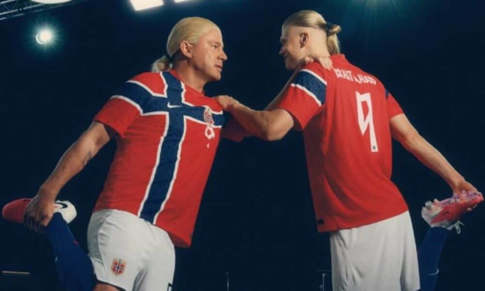 Channing Tatum verrast met blonde pruik en wordt de perfecte lookalike van Erling Haaland