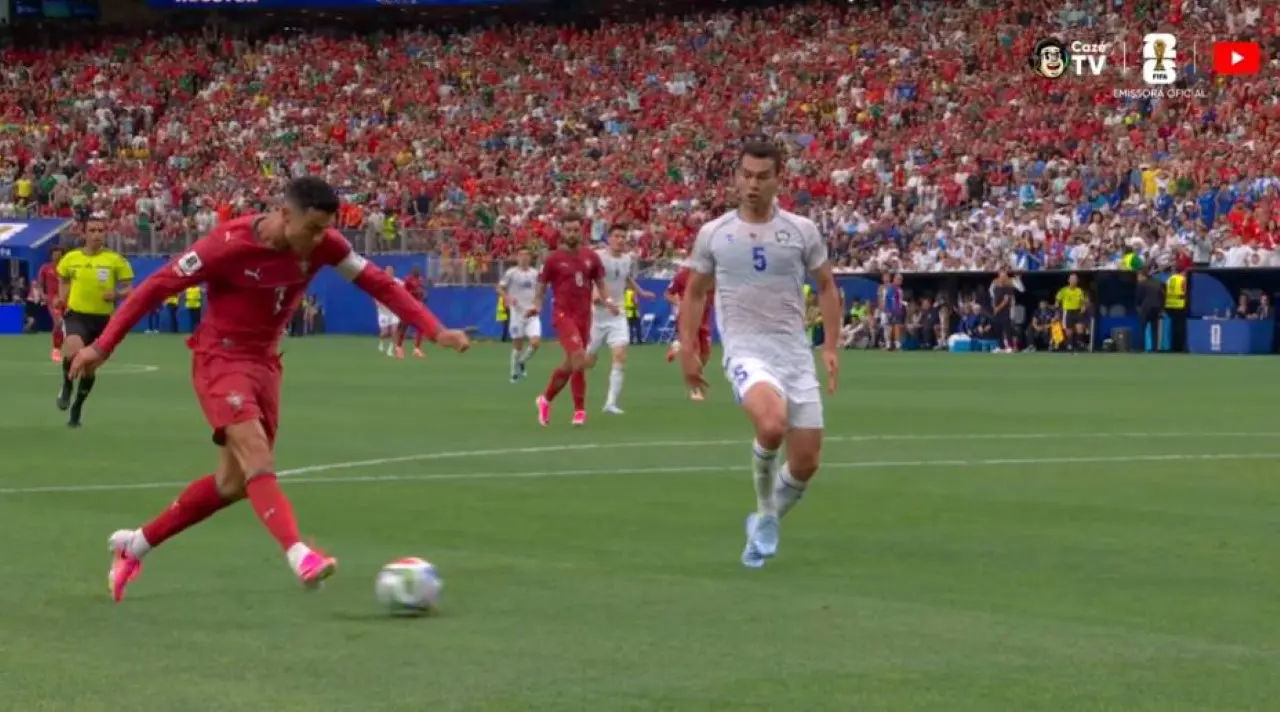 Cristiano Ronaldo faz seu segundo gol no jogo