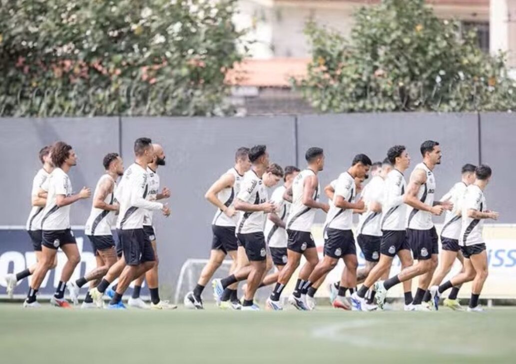 Elenco do Santos durante treino