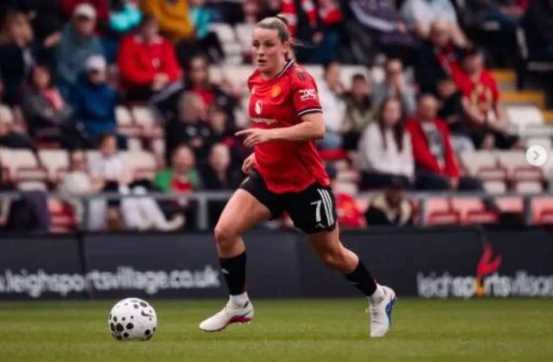 Ella Toone palaa Englannin joukkueeseen loukkaantumisen jälkeen ja vahvistaa lionesseja Espanjaa vastaan